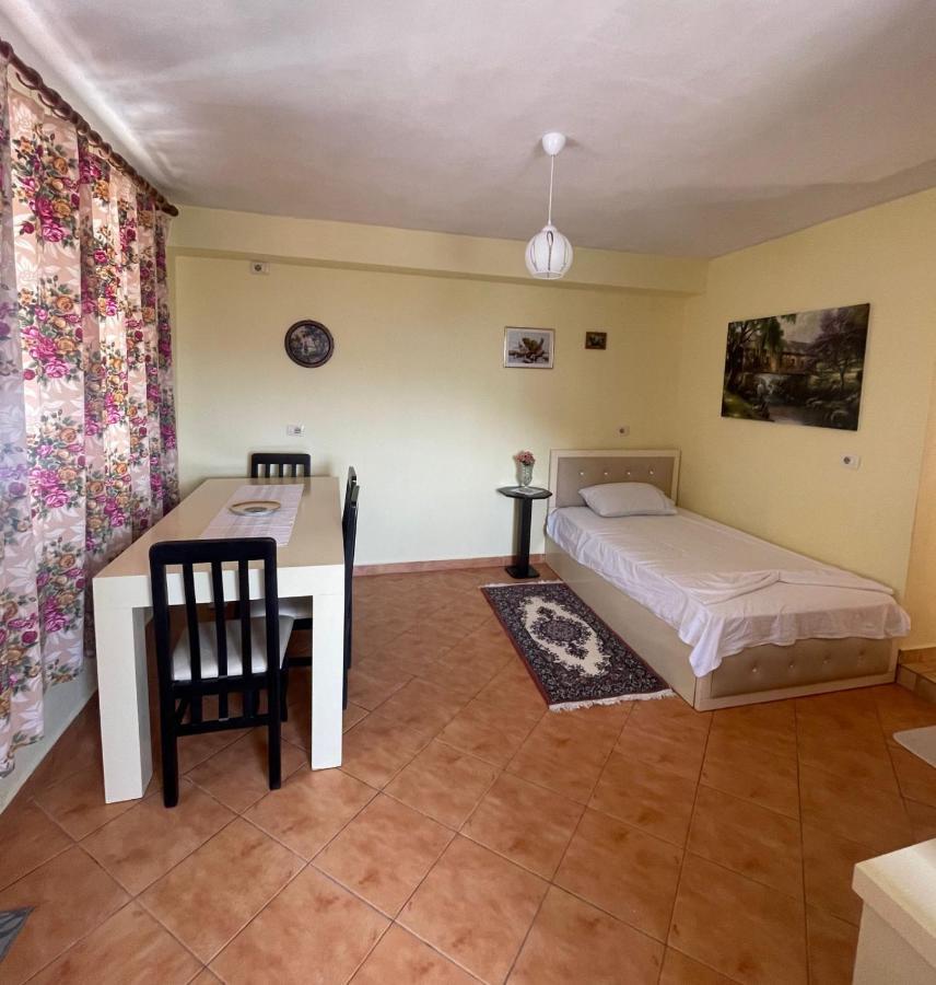 Blue Guesthouse Gjirokaster Exterior photo